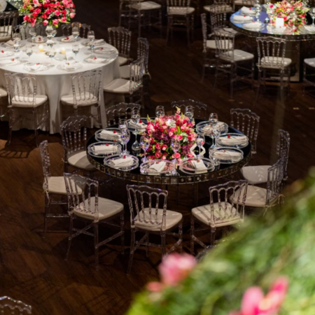 Affordable Luxury Mirrored Round Table Floral Arrangement – ​​Crystal Chair Banquet Template