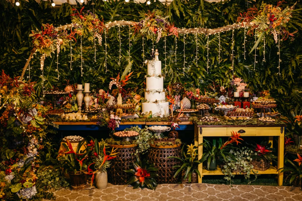 Tropical Rainforest-Themed Multi-Tiered Dessert Display Set